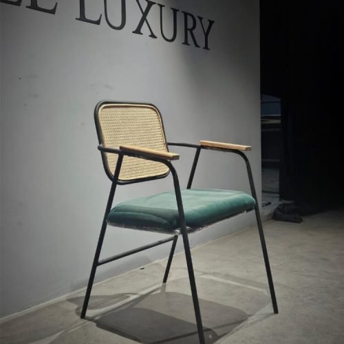 0702b9e4-f68b-4217-9c27-481d37358fc1